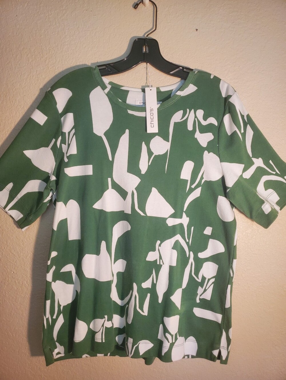 🍀CHICO'S PIMA COTTON ABSTRACT ELBOW TEE SIZE 2 NWT - Picture 1 of 8